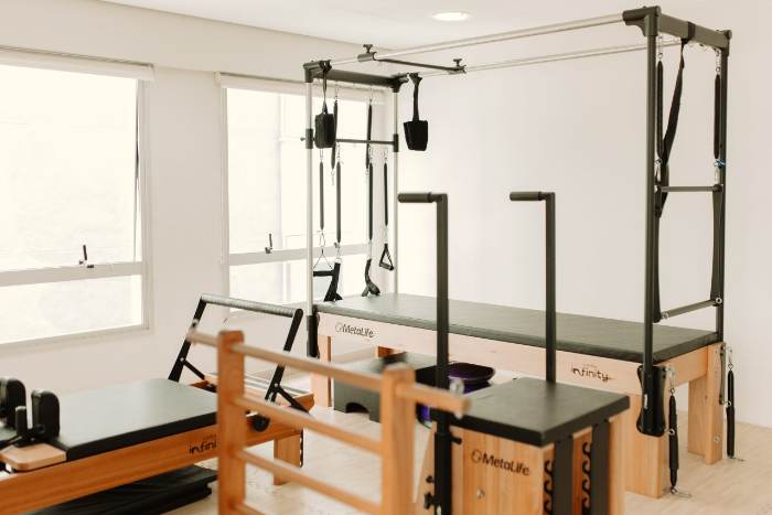 Sala de Pilates equipada do Espaço ReVida, em Higienópolis, São Paulo